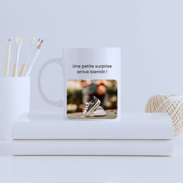 Mug céramique personnalisé - Surprise à venir